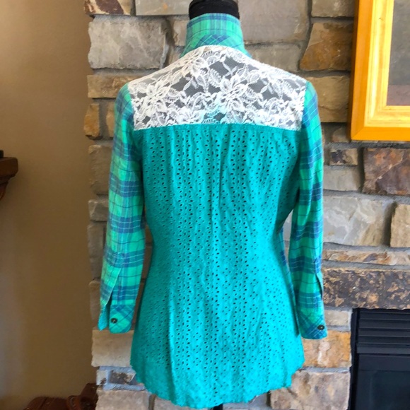 Great MISS ME Shirt with Bling, Lace, Embroidery & Sass! Small ⭐️🌸 - Picture 2 of 13